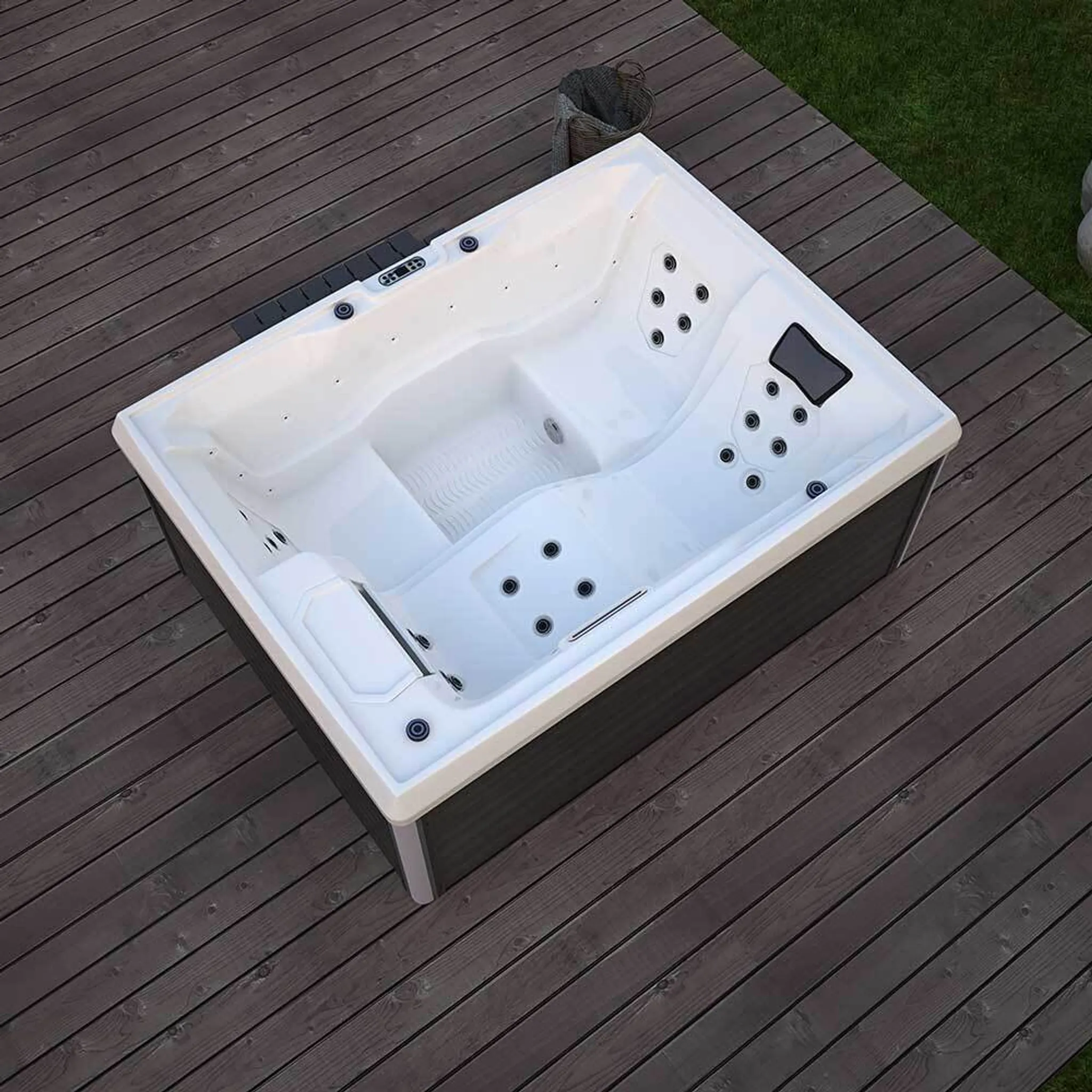 HOME DELUXE - Outdoor Whirlpool - STREAM PLUS Treppe und Thermoabdeckung - Maße: 211 x 157 x 75 cm - Inkl. Heizung, 24 Massagedüsen und 4 äußeren Lichtquellen I Außen Whirlpool Spa für 3 Personen – Bild 6
