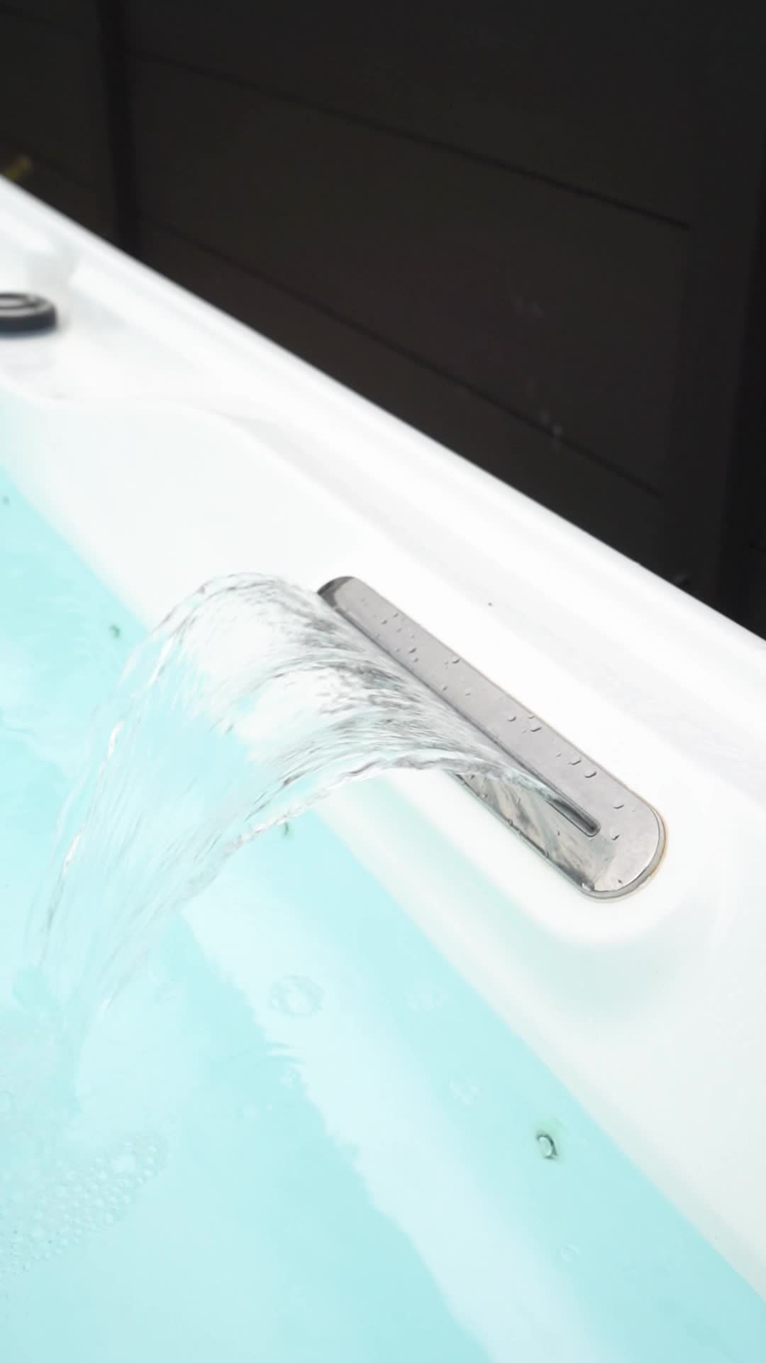 HOME DELUXE Whirlpool »Outdoor Whirlpool STREAM« inkl. Heizung, 24 Massagedüsen & LED's – Bild 6