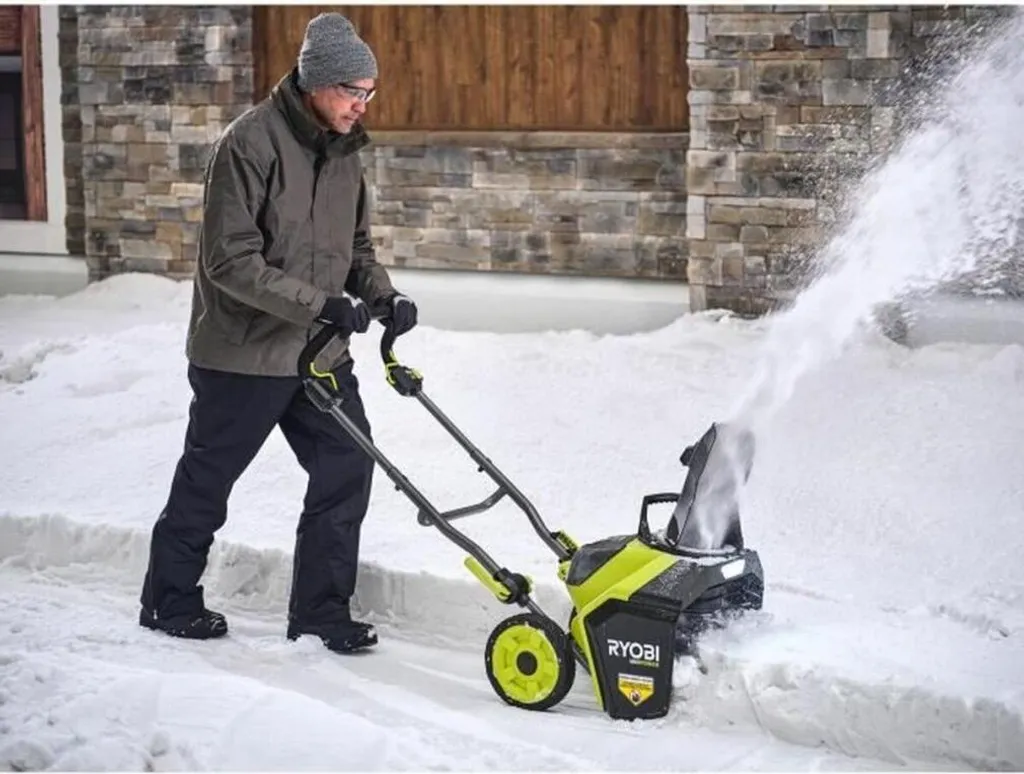 Ryobi RY36STX45A-140 Einphasige bürstenlose Schneefräse, Akku 36 V, 45 cm, 1 x 4,0 Ah – Bild 7
