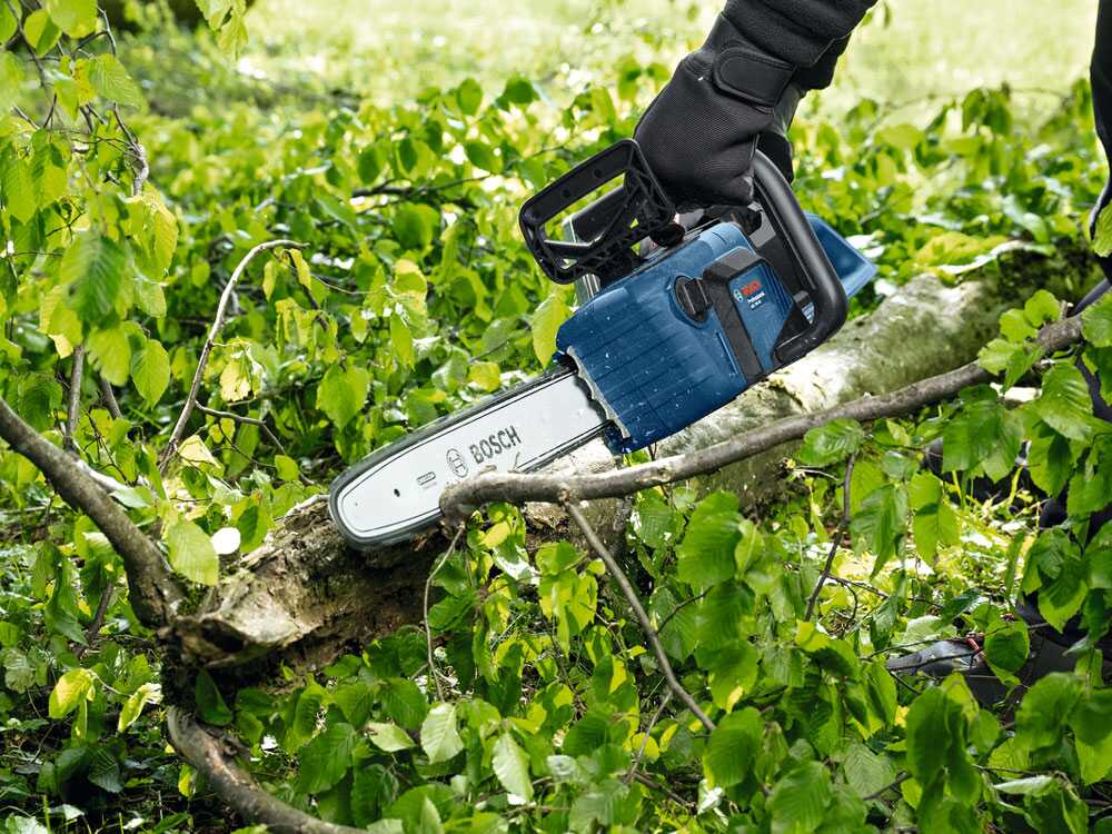 Bosch Professional BITURBO GKE 18V-40 Kettensäge - 18V 8Ah - Schwert 40cm – Bild 2