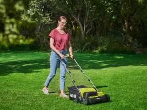 RYOBI RY18SFX35A-240 Akku-Vertikutierer  - 18V - 2x4Ah