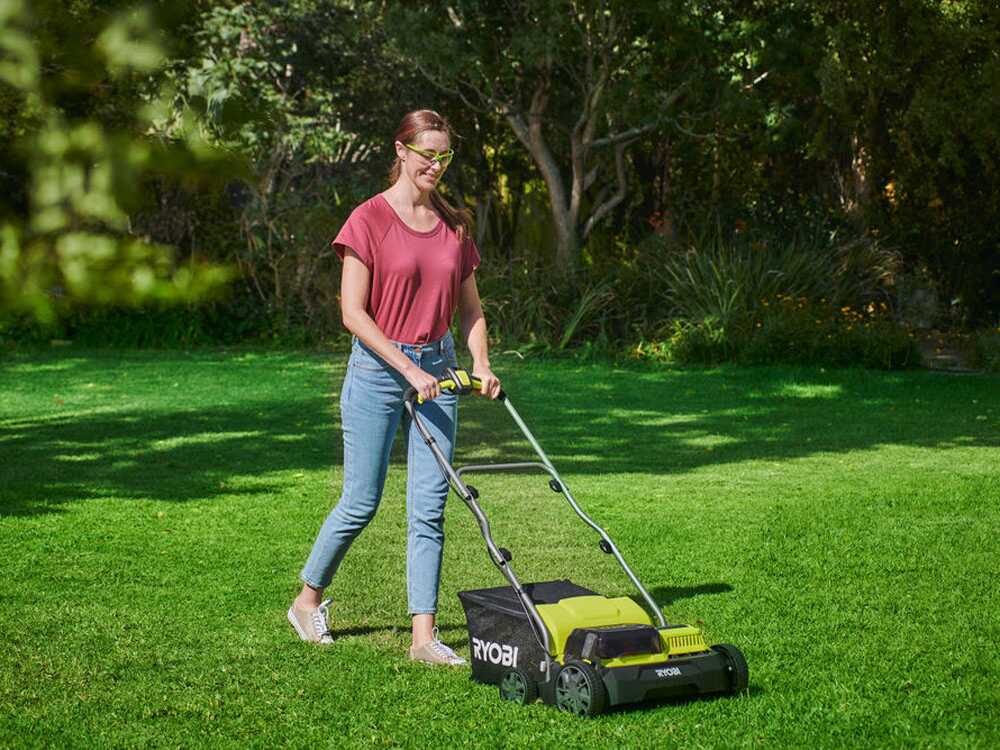 RYOBI RY18SFX35A-240 Akku-Vertikutierer - 18V - 2x4Ah